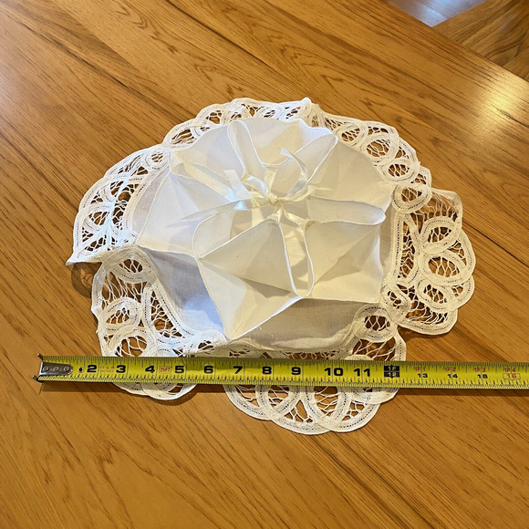 Vintage Belgian Lace Bread Warmer Bun Holder Scone Muffin Holiday Cottage 1940s - Picture 6 of 10